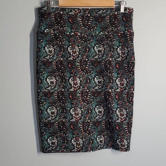 LuLaRoe Dresses & Skirts - Lularoe skirt stretch abstract paisley pattern black green red festive
